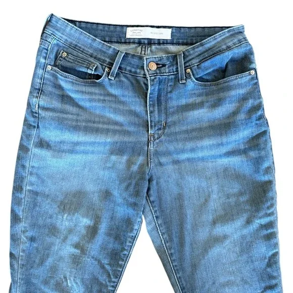 Levi's Signature Mid Rise Capri Blue Jeans Size 30 - Picture 2 of 6
